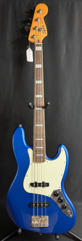 Squier Classic Vibe Late 60's Jazz Bass 4-String Bass Guitar Lake Placid Blue (158)