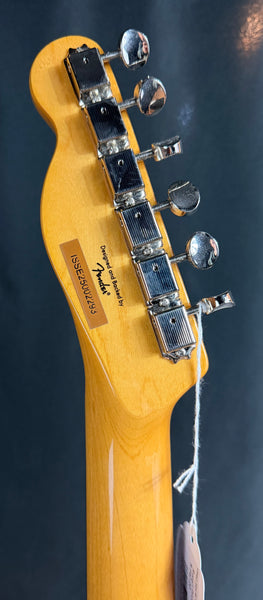 Squier FSR Classic Vibe 60's Custom Esquire Electric Guitar Shell Pink