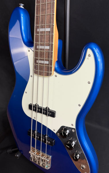 Squier Classic Vibe Late 60's Jazz Bass 4-String Bass Guitar Lake Placid Blue (158)