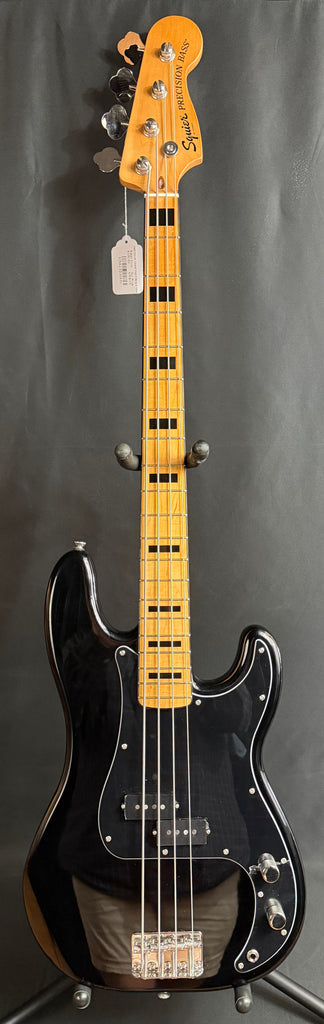 Squier Classic Vibe 70's Precision Bass 4-String Bass Guitar Gloss Black Finish (870)