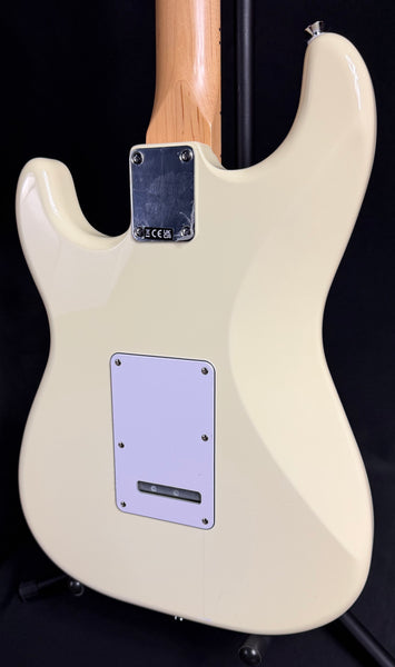 Fender Standard Stratocaster (2025) Electric Guitar Olympic White Finish (040)