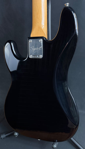 Squier Classic Vibe 70's Precision Bass 4-String Bass Guitar Gloss Black Finish (870)