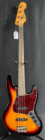 Squier Classic Vibe 60's Jazz Bass 4-String Bass Guitar 3-Tone Sunburst