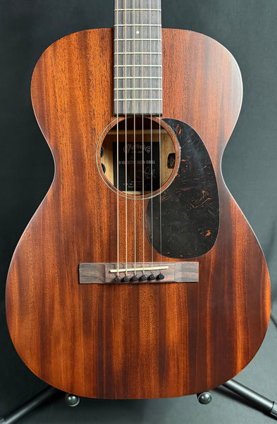 Martin 0-10E Retro Jason Isbell Parlor Acoustic-Electric Guitar Natural w/ Soft Case (640)