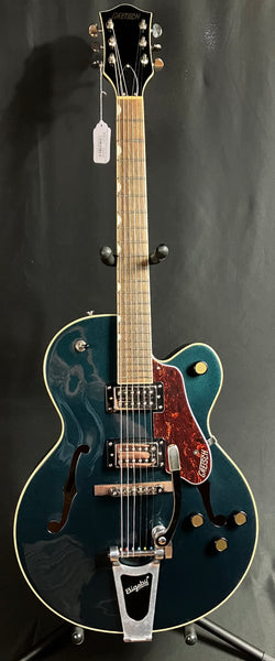 Gretsch G2420T Streamliner Hollow Body Electric Guitar Midnight Sapphire Finish