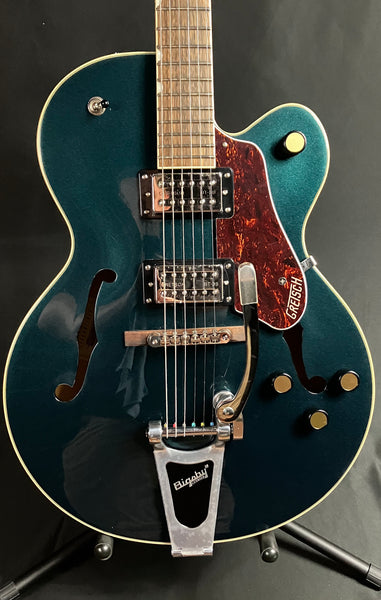 Gretsch G2420T Streamliner Hollow Body Electric Guitar Midnight Sapphire Finish