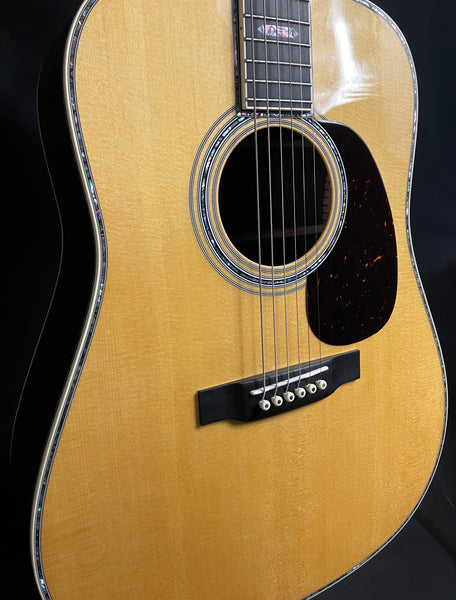 Martin D-45 Dreadnought Acoustic Guitar Vintage Natural Finish w/ Hardshell Case