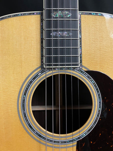 Martin D-45 Dreadnought Acoustic Guitar Vintage Natural Finish w/ Hardshell Case