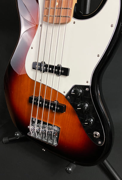 Fender Player Jazz Bass V 5-String Bass Guitar 3-Tone Sunburst Finish