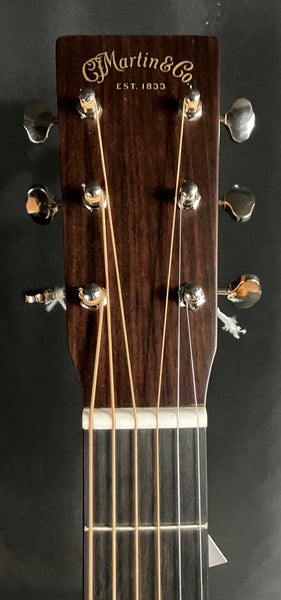 Martin D-18 (2025) Dreadnought Acoustic Guitar Gloss Natural Finish w/ Case (934)