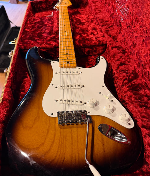 Fender 70th Anniversary American Vintage II 1954 Stratocaster Electric Guitar 2-Tone Sunburst w/ OHSC