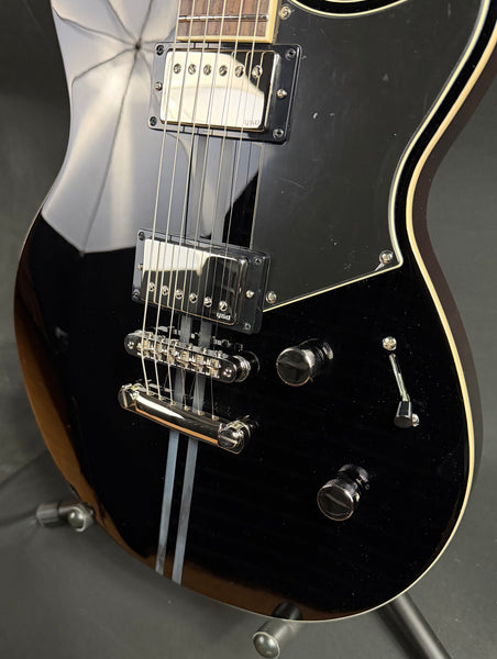 Yamaha RSS20 Revstar Standard Electric Guitar Gloss Black Finish w/ Gig Bag (322)