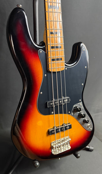 Squier Classic Vibe 70's Jazz Bass 4-String Bass Guitar 3-Tone Sunburst Finish
