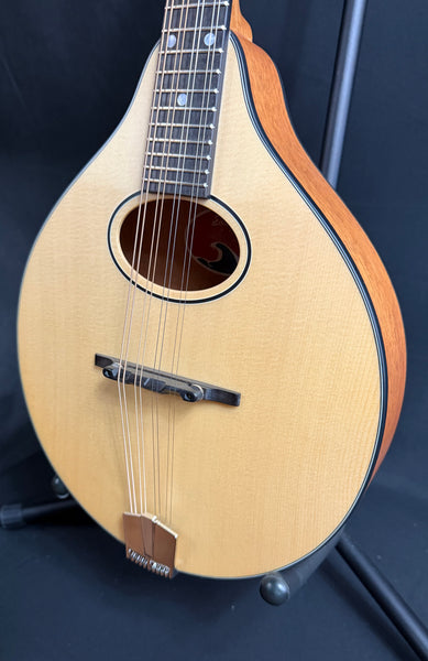 Eastman PCH-M104-NAT A-Style Mandolin Natural Satin Finish w/ Gig Bag