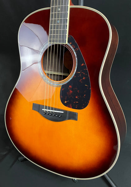 Yamaha LL16BS Handcrafted A.R.E. Acoustic-Electric Guitar Brown Sunburst w/ Case