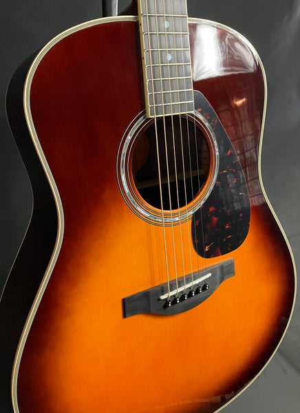 Yamaha LL16BS Handcrafted A.R.E. Acoustic-Electric Guitar Brown Sunburst w/ Case