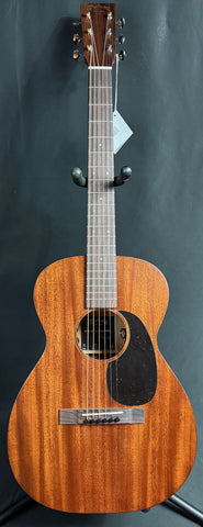 Martin 0-10E Retro Jason Isbell Parlor Acoustic-Electric Guitar Natural w/ Soft Case