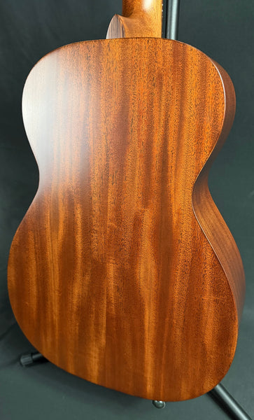 Martin 0-10E Retro Jason Isbell Parlor Acoustic-Electric Guitar Natural w/ Soft Case