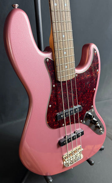 Squier Classic Vibe 60's Jazz Bass 4-String Bass Guitar Burgundy Mist (563)