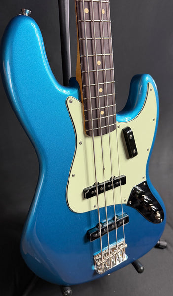 Fender Vintera II '60s Jazz Bass 4-String Bass Guitar Lake Placid Blue w/ Gig Bag
