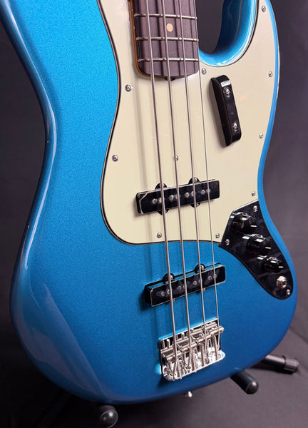 Fender Vintera II '60s Jazz Bass 4-String Bass Guitar Lake Placid Blue w/ Gig Bag