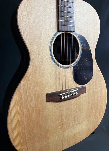 Martin 000-X2E Brazilian Auditorium Acoustic-Electric Guitar Natural w/ Gig Bag