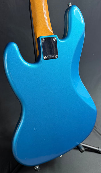 Fender Vintera II '60s Jazz Bass 4-String Bass Guitar Lake Placid Blue w/ Gig Bag