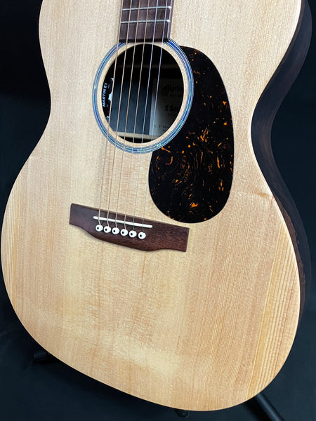 Martin 000-X2E Brazilian Auditorium Acoustic-Electric Guitar Natural w/ Gig Bag