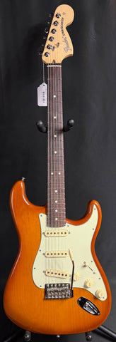 Fender American Performer Stratocaster Electric Guitar Honey Burst Finish w/ Gig Bag