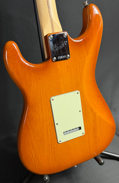 Fender American Performer Stratocaster Electric Guitar Honey Burst Finish w/ Gig Bag