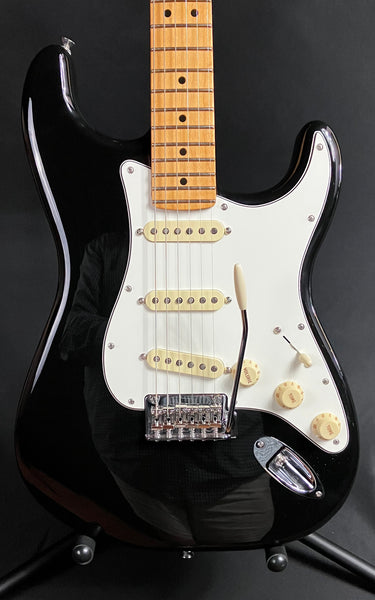 Fender Player II Stratocaster Electric Guitar Gloss Black Finish