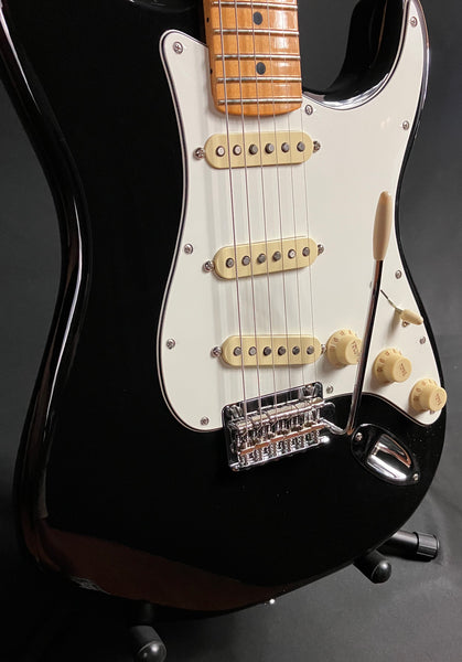 Fender Player II Stratocaster Electric Guitar Gloss Black Finish