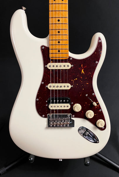 Fender American Professional II Stratocaster HSS Electric Guitar Olympic White w/ OHSC