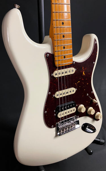 Fender American Professional II Stratocaster HSS Electric Guitar Olympic White w/ OHSC