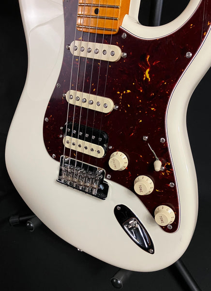 Fender American Professional II Stratocaster HSS Electric Guitar Olympic White w/ OHSC