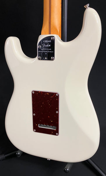 Fender American Professional II Stratocaster HSS Electric Guitar Olympic White w/ OHSC