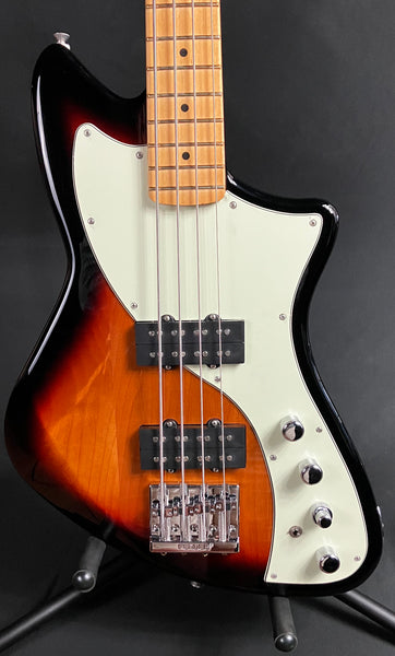 Fender Player Plus Active Meteora Bass 4-String Bass Guitar 3-Tone Sunburst w/ Gig Bag