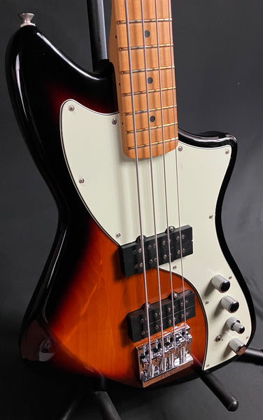 Fender Player Plus Active Meteora Bass 4-String Bass Guitar 3-Tone Sunburst w/ Gig Bag