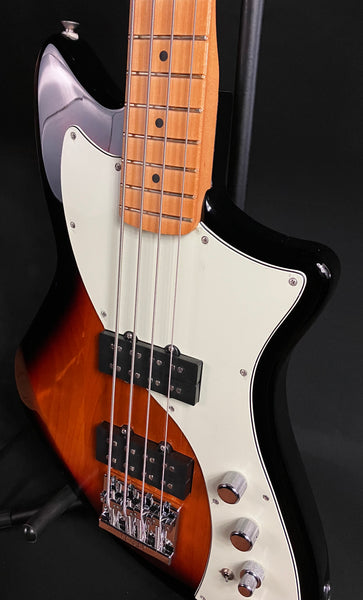 Fender Player Plus Active Meteora Bass 4-String Bass Guitar 3-Tone Sunburst w/ Gig Bag