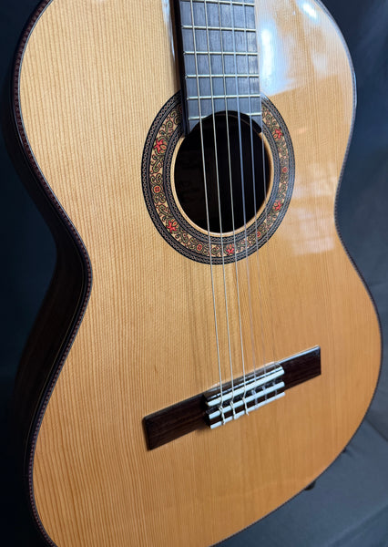 Alvarez Yairi CYM75 Concert Classical Acoustic Guitar Gloss Natural Finish w/ OHSC