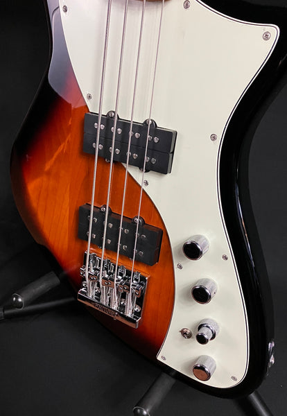 Fender Player Plus Active Meteora Bass 4-String Bass Guitar 3-Tone Sunburst w/ Gig Bag