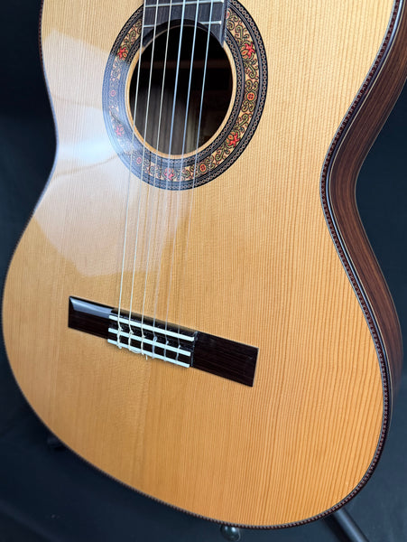 Alvarez Yairi CYM75 Concert Classical Acoustic Guitar Gloss Natural Finish w/ OHSC