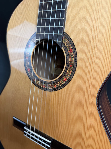 Alvarez Yairi CYM75 Concert Classical Acoustic Guitar Gloss Natural Finish w/ OHSC