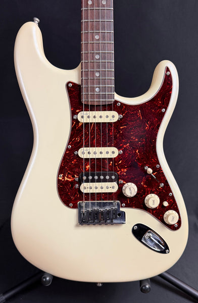 Fender American Deluxe Stratocaster HSS Electric Guitar Olympic Pearl Finish w/ OHSC