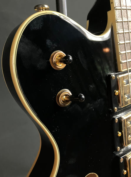 Gretsch G2627TG Center Block 3-Pickup Electric Guitar Gloss Black w/ Gold Hardware