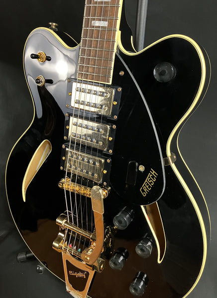 Gretsch G2627TG Center Block 3-Pickup Electric Guitar Gloss Black w/ Gold Hardware