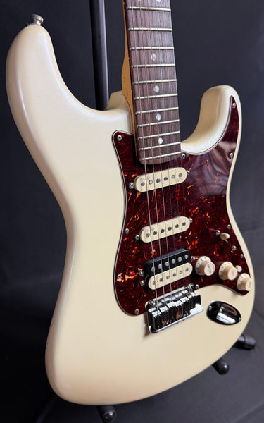Fender American Deluxe Stratocaster HSS Electric Guitar Olympic Pearl Finish w/ OHSC