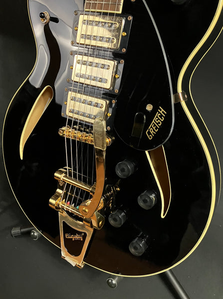 Gretsch G2627TG Center Block 3-Pickup Electric Guitar Gloss Black w/ Gold Hardware