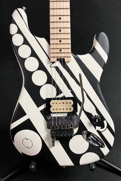 EVH Striped Series Circles Electric Guitar White and Black Finish w/ Gig Bag