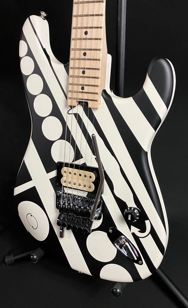 EVH Striped Series Circles Electric Guitar White and Black Finish w/ Gig Bag